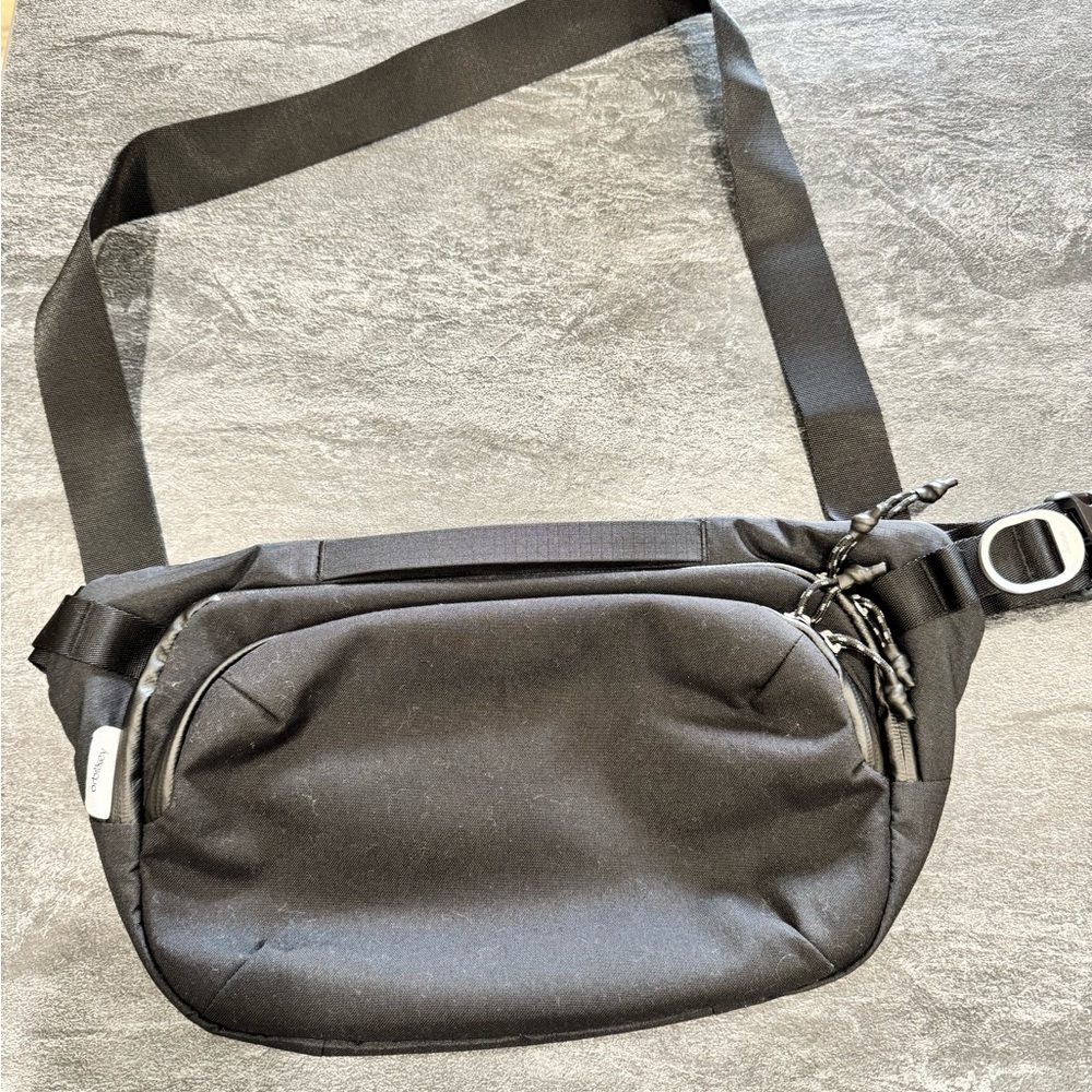 Orbitkey 6L Urban Sling bag